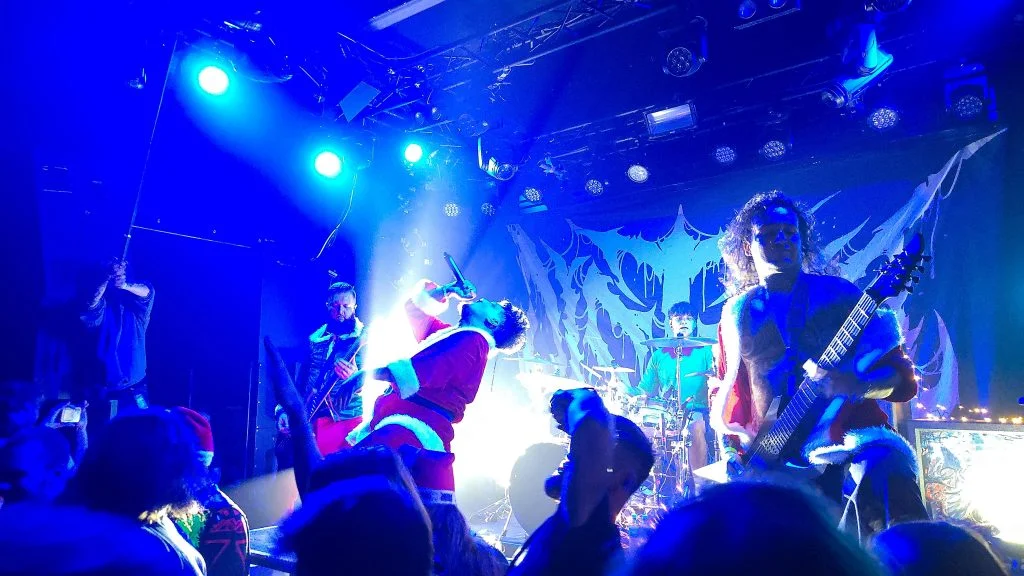 Concert van Distant in poppodium Willemeen in Arnhem